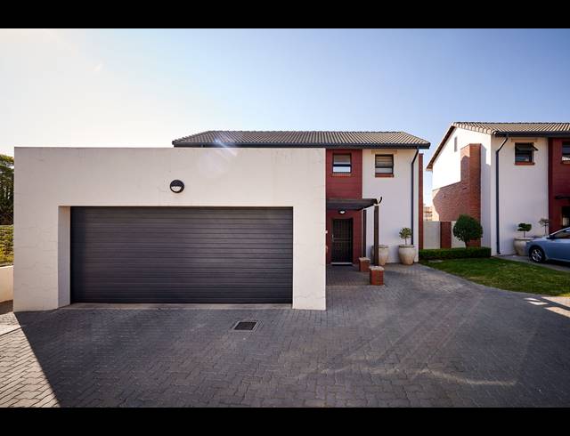 3 BEDROOM TOWNHOUSE FOR SALE IN CARLSWALD